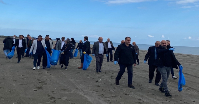 19 Mayıs ilçesinde çevre temizliği yapıldı