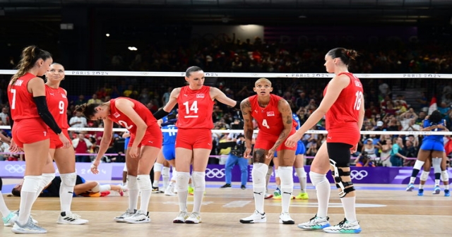 A Milli Kadın Voleybol Takımı, Olimpiyat Oyunları yarı finalinde İtalya'ya yenildi