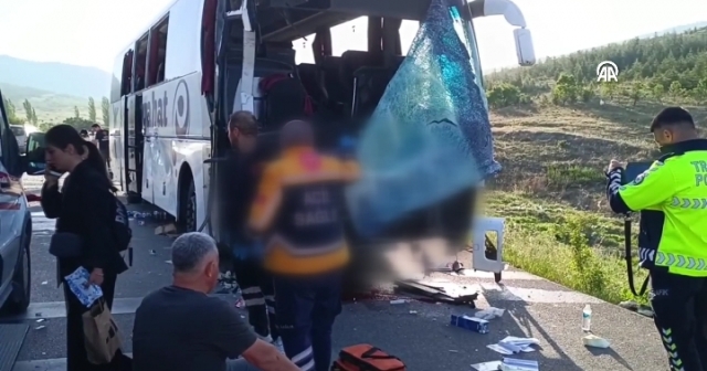 Afyonkarahisar'da Trafik Kazası: 17 Yaralı