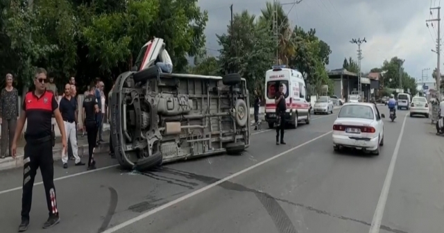 Ambulans Devrildi: 2 Yaralı