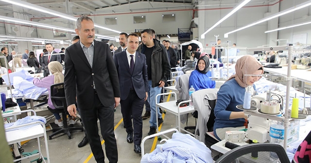ANNELER İSTEDİ, MAHMUT ÖZER YAPTI
