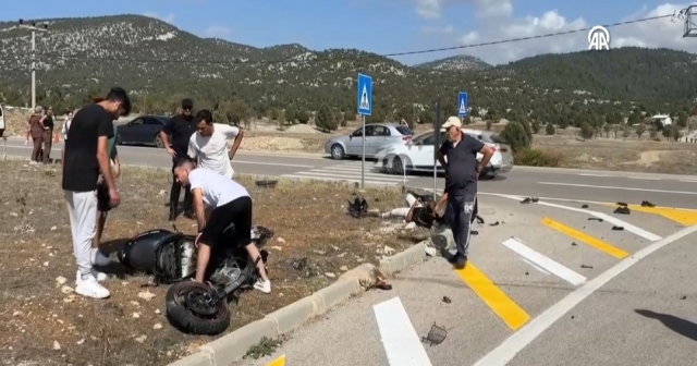 Antalya'da Kaza: 2 Yaralı