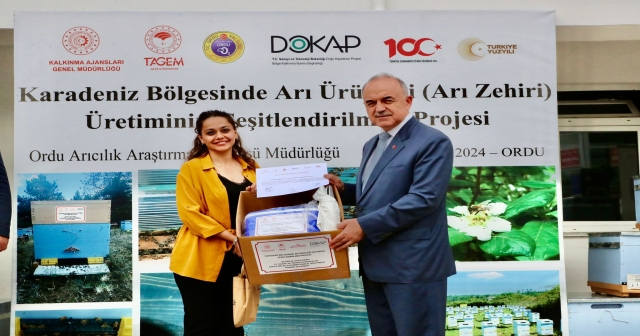 Arıcılara Aparat Dağıtıldı