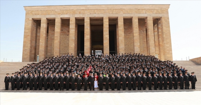 Bakan Yerlikaya,  Anıtkabir'i ziyaret etti