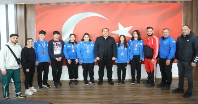 BAŞARILI JUDOKALARDAN GENÇ’E ZİYARET