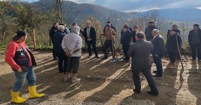 Başkan Korgan, Çamlı Mahallesi'ndeki Yol Çalışmalarını İnceledi