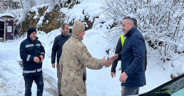 Başkan Özay: Karla Mücadele Devam Ediyor!