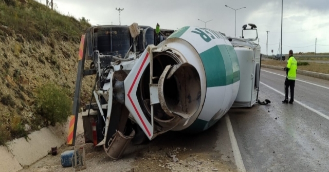 Beton Mikseri Devrildi: 1 Ölü