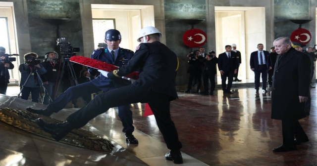 Büyük Önder Atatürk için Anıtkabir'de devlet töreni düzenlendi