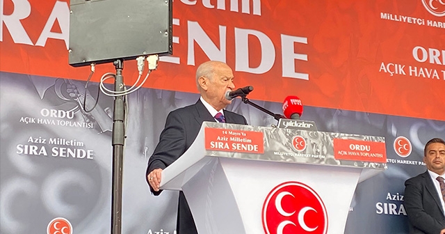 DEVLET BAHÇELİ MEYDAN'DA