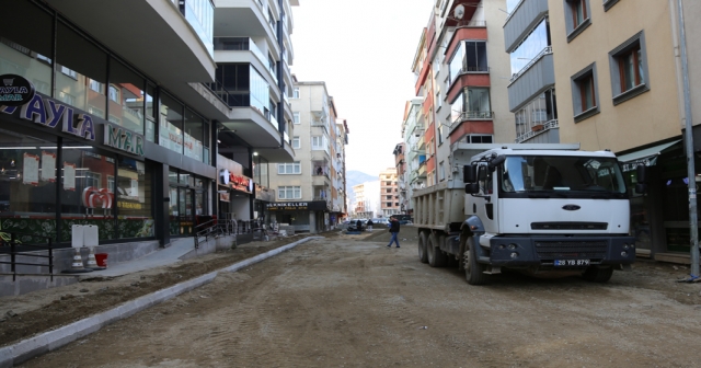 Espiye'de üstyapı çalışmaları devam ediyor