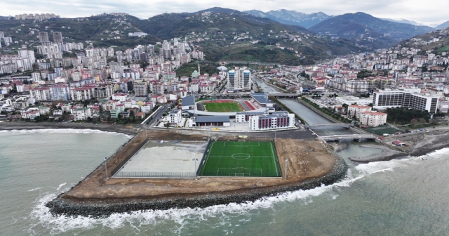 Futbol temalı okulda geleceğin sporcuları yetiştiriliyor