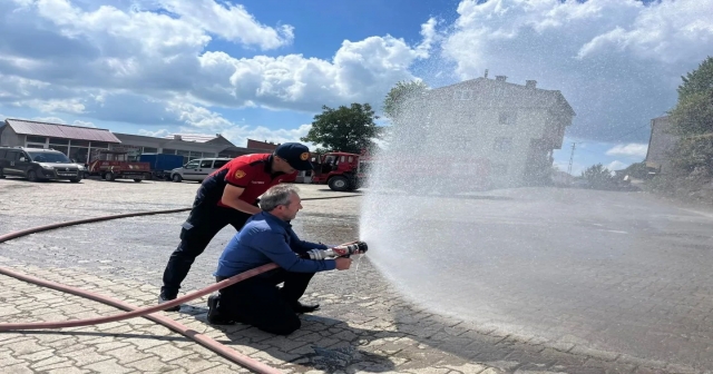 GÖNÜLLÜ İTFAİYECİLER YETİŞİYOR