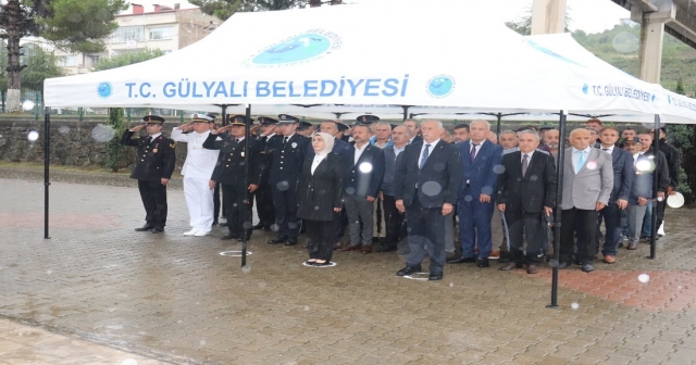 Gülyalı'da Zafer Bayramı Kutlandı