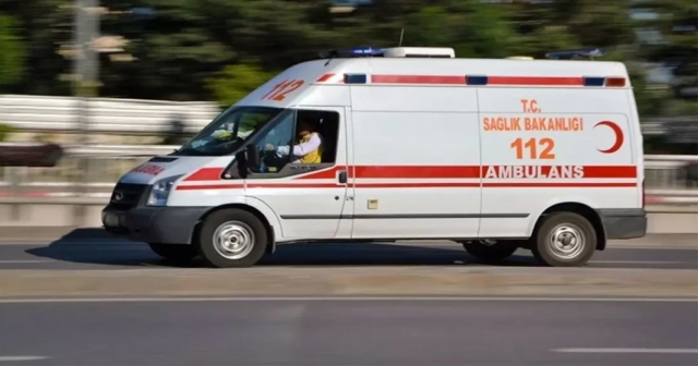 Hasta taşıyan ambulansı kaçırdı