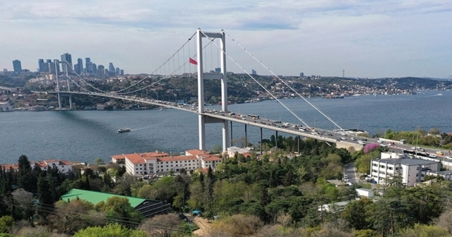 İstanbul Boğazı'nda gemi trafiği çift yönlü askıya alındı