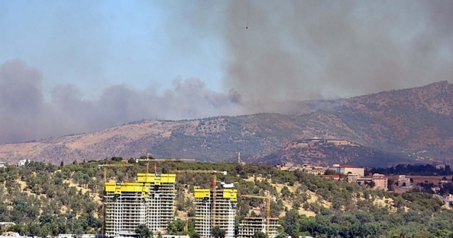 İzmir'de yangın büyüyor: Bütün şehir dumana teslim oldu!