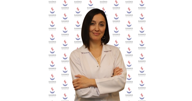 MELTEM UZUN; “FİZYOTERAPİSTLER REHABİLİTASYON HİZMETİ VERİR