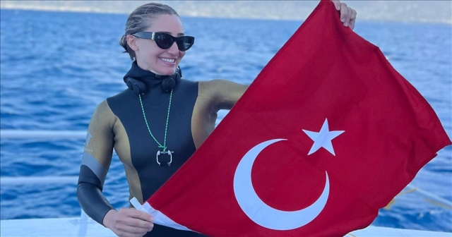 Şahika Ercümen,  ikinci kez Türkiye rekoru kırdı