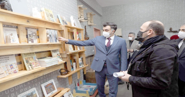 ‘SIFIR ATIK KÜTÜPHANE’