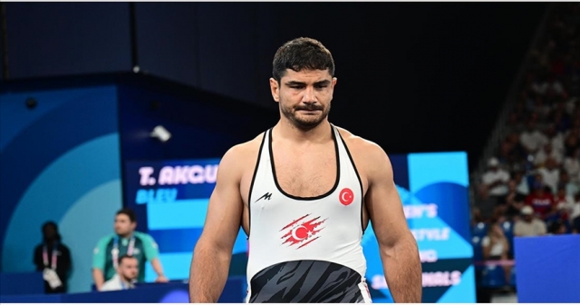 Taha Akgül 125 kilo serbest stilde bronz madalya kazandı