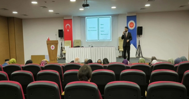 Umre Yolcuları İçin Bilgilendirme Semineri