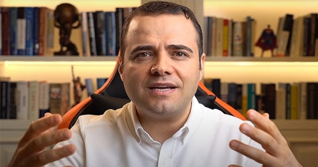 " ÜZÜLEREK SÖYLÜYORUM BÜYÜK İŞŞİZLİK GELİYOR "