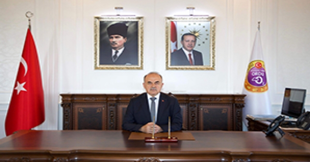 Vali  Muammer EROL’un 29 Ekim Cumhuriyet Bayramı Mesajı