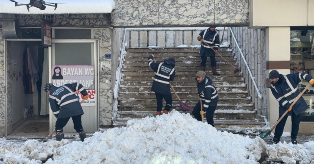 Vatandaş Eğlendi, Onlar Çalıştı