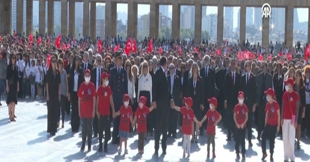 Lösemili Çocuklardan Anıtkabir'e Ziyaret