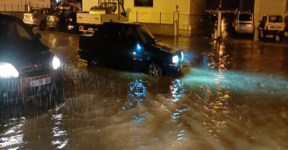 Sinop'un Erfelek İlçesinde Sağanak Hayatı Etkiledi..