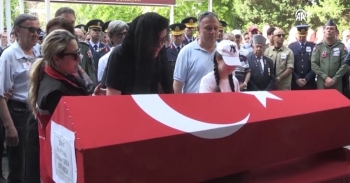 Şehit Pilot Albay Gökhan Özen Toprağa Verildi..
