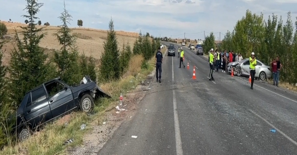 Uşak'ta Kaza: 2 Ölü, 2 Yaralı