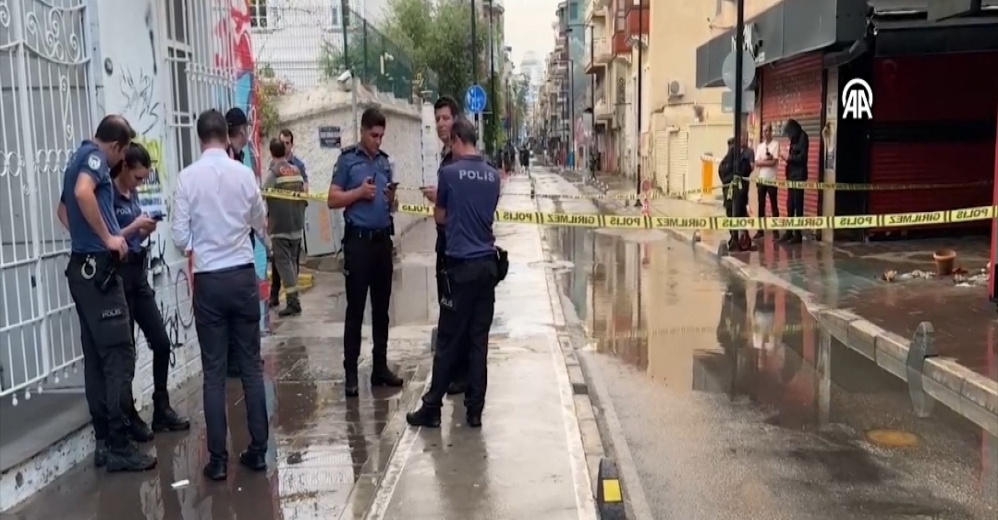 Yağmurdan Kaçan 2 Kişiyi Elektrik Çarptı