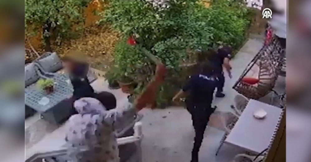 Yardım Çağrısına Giden Polis, Bıçaklandı