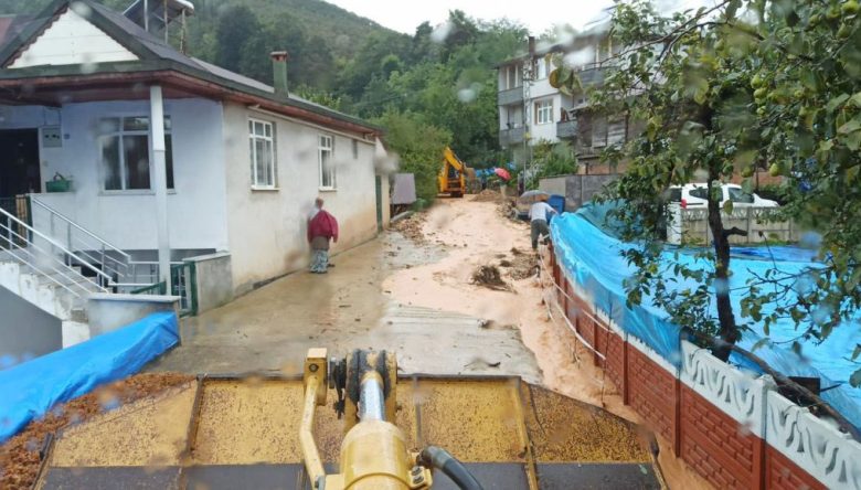 KAPANAN YOLLAR AÇILIYOR