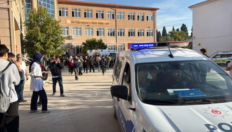 LİSE ÖNÜNDE SİLAHLI DEHŞET!