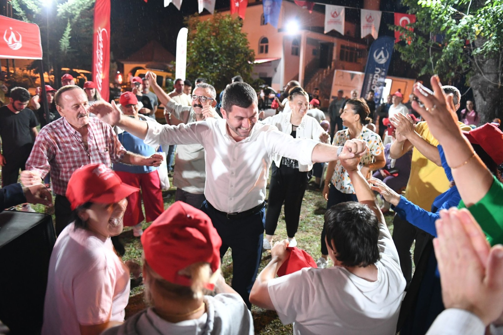 Hasadın Bereketi Şenliğe Dönüşüyor