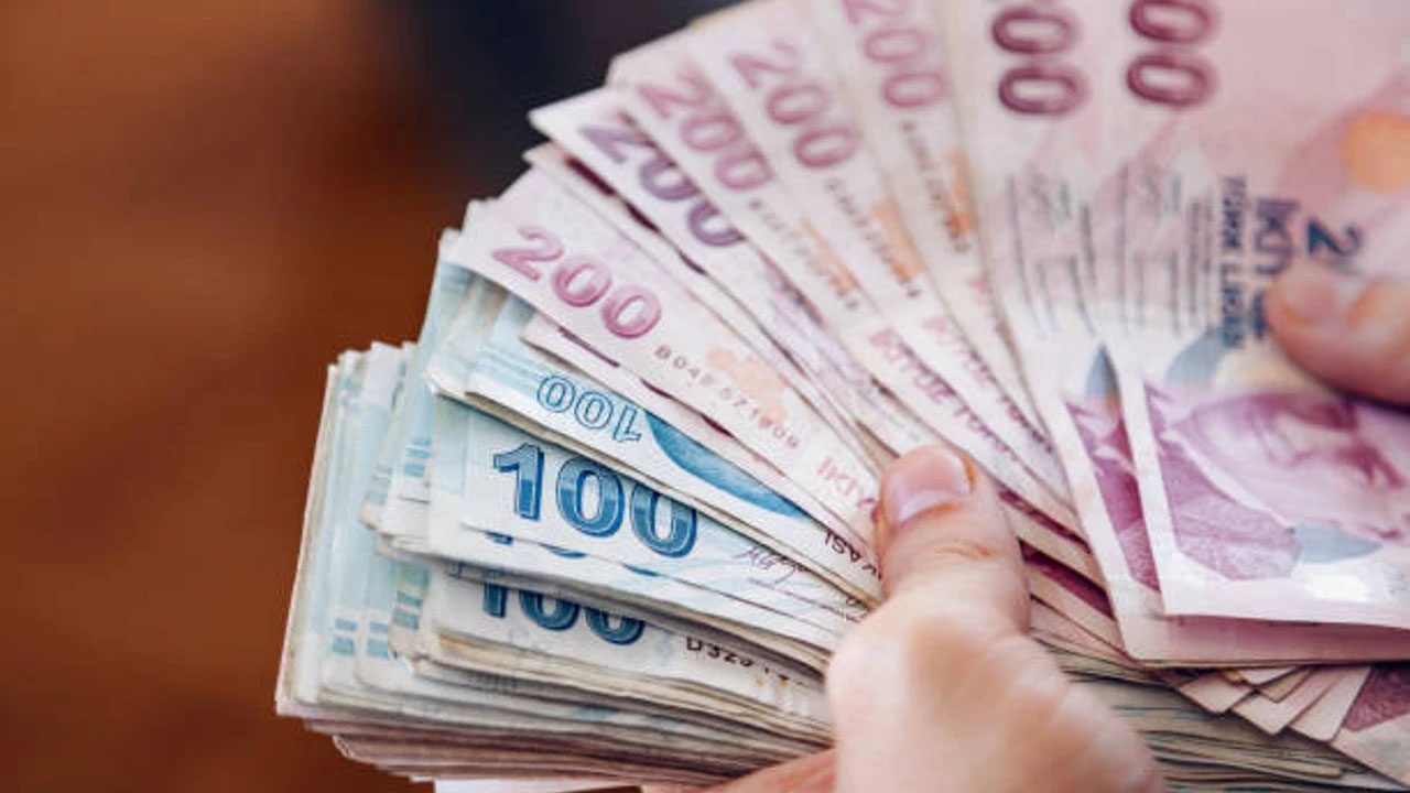 2027 ASGARİ ÜCRET İÇİN ZAM SENARYOLARI ORTAYA ÇIKTI